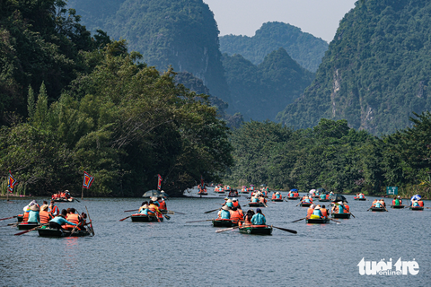 Nắng đẹp, biển người đổ về chùa Tam Chúc, Bái Đính - Ảnh 17. Nắng đẹp, biển người đổ về chùa Tam Chúc, Bái Đính - Ảnh 17.