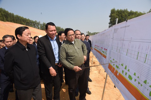 Thủ tướng: Không phải dân bàn giao mặt bằng, vỗ tay là hết trách nhiệm - Ảnh 1. Thủ tướng: Không phải dân bàn giao mặt bằng, vỗ tay là hết trách nhiệm - Ảnh 1.