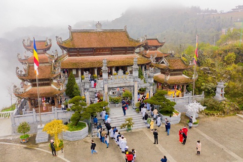 Du xuân lên đỉnh Fansipan, du khách mong cầu điều gì? - Ảnh 6. Du xuân lên đỉnh Fansipan, du khách mong cầu điều gì? - Ảnh 6.