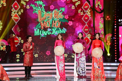 Làng hài mở hội quy tụ dàn nghệ sĩ hùng hậu khai lộc mùng 5 Tết - Ảnh 7. Làng hài mở hội quy tụ dàn nghệ sĩ hùng hậu khai lộc mùng 5 Tết - Ảnh 7.