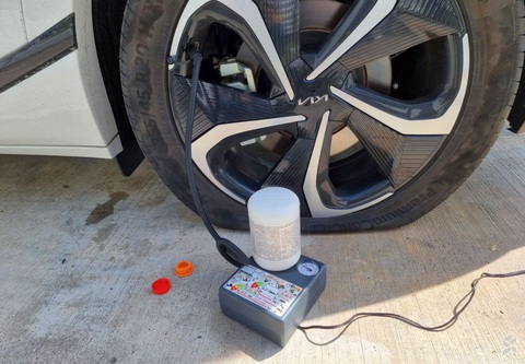 Chỉ thay một lốp, chủ xe điện Kia EV6 mất gần 15,5 triệu đồng - Ảnh 2. Chỉ thay một lốp, chủ xe điện Kia EV6 mất gần 15,5 triệu đồng - Ảnh 2.