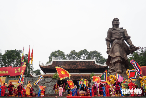 Tái hiện hình ảnh Vua Quang Trung trong lễ hội Đống Đa - Ảnh 3. Tái hiện hình ảnh Vua Quang Trung trong lễ hội Đống Đa - Ảnh 3.