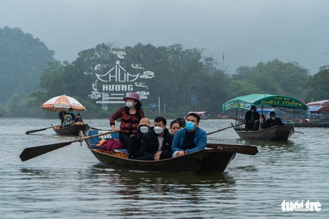 Tin tức sáng 26-1: Tiếp tục tiêm chủng COVID-xuyên Tết; Hà Nội đặt mục tiêu thu nhập 150 triệu/người - Ảnh 1. Tin tức sáng 26-1: Tiếp tục tiêm chủng COVID-xuyên Tết; Hà Nội đặt mục tiêu thu nhập 150 triệu/người - Ảnh 1.