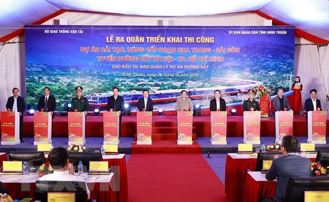 Ra quân nâng cấp tuyến đường sắt Nha Trang - Sài Gòn - Ảnh 1. Ra quân nâng cấp tuyến đường sắt Nha Trang - Sài Gòn - Ảnh 1.