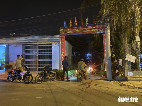 Nghi án chồng đâm vợ rồi tự sát chiều tối mùng 5 Tết - Ảnh 1. Nghi án chồng đâm vợ rồi tự sát chiều tối mùng 5 Tết - Ảnh 1.