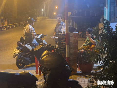 Nghi án chồng đâm vợ rồi tự sát chiều tối mùng 5 Tết - Ảnh 2. Nghi án chồng đâm vợ rồi tự sát chiều tối mùng 5 Tết - Ảnh 2.