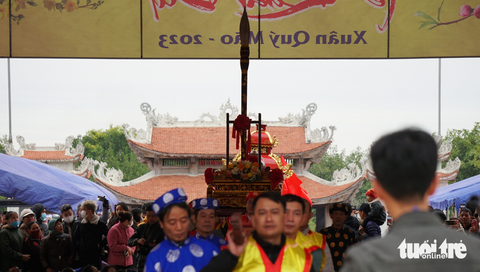 Rước thần bút ở Khu tưởng niệm Vương triều Mạc - Ảnh 2. Rước thần bút ở Khu tưởng niệm Vương triều Mạc - Ảnh 2.