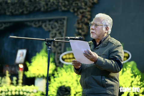 Lễ đưa tiễn NSND Trần Tiến: Hãy nhớ đến tôi một Trần Tiến thế thôi - Ảnh 9. Lễ đưa tiễn NSND Trần Tiến: Hãy nhớ đến tôi một Trần Tiến thế thôi - Ảnh 9.