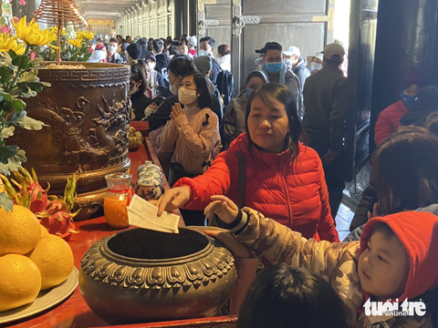 Minh bạch tiền công đức tại các cơ sở tôn giáo nhưng Nhà nước không quản tiền - Ảnh 3. Minh bạch tiền công đức tại các cơ sở tôn giáo nhưng Nhà nước không quản tiền - Ảnh 3.