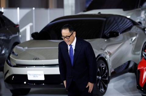 CEO Toyota từ chức: ‘Tôi cần lùi cho người trẻ làm xe điện’ - Ảnh 1. CEO Toyota từ chức: ‘Tôi cần lùi cho người trẻ làm xe điện’ - Ảnh 1.