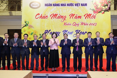 Thủ tướng: Đưa dòng vốn đi đúng hướng, bảo vệ quyền lợi chính đáng người dân - Ảnh 2. Thủ tướng: Đưa dòng vốn đi đúng hướng, bảo vệ quyền lợi chính đáng người dân - Ảnh 2.