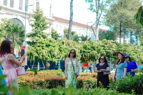 Đường hoa Nguyễn Huệ được dọn trong đêm, hoa còn đẹp đưa về các công viên - Ảnh 7. Đường hoa Nguyễn Huệ được dọn trong đêm, hoa còn đẹp đưa về các công viên - Ảnh 7.