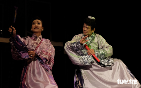 Hồng Ánh hát cải lương tuồng cổ trong Em em chị chị - Ảnh 1. Hồng Ánh hát cải lương tuồng cổ trong Em em chị chị - Ảnh 1.