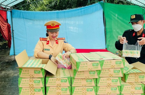 Tỉnh nào cũng có điểm dừng chân cho bà con vào Nam mưu sinh thì tốt quá - Ảnh 4. Tỉnh nào cũng có điểm dừng chân cho bà con vào Nam mưu sinh thì tốt quá - Ảnh 4.