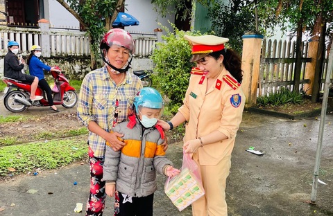 Tỉnh nào cũng có điểm dừng chân cho bà con vào Nam mưu sinh thì tốt quá - Ảnh 3. Tỉnh nào cũng có điểm dừng chân cho bà con vào Nam mưu sinh thì tốt quá - Ảnh 3.