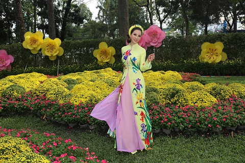 Ảnh vui sao Việt 28-1: Kỳ Duyên – Minh Triệu diện áo dài đôi du xuân - Ảnh 7. Ảnh vui sao Việt 28-1: Kỳ Duyên – Minh Triệu diện áo dài đôi du xuân - Ảnh 7.