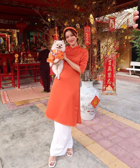 Tú Hảo, Lee Min Ho và nhiều sao nổi tiếng thế giới khoe ảnh ngày ấy - bây giờ - Ảnh 9. Tú Hảo, Lee Min Ho và nhiều sao nổi tiếng thế giới khoe ảnh ngày ấy - bây giờ - Ảnh 9.