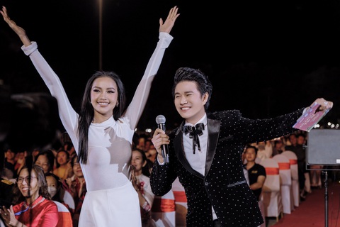 MC Vũ Mạnh Cường, hoa hậu Ngọc Châu rủ nhau thể hiện tình yêu với Tây Ninh - Ảnh 3. MC Vũ Mạnh Cường, hoa hậu Ngọc Châu rủ nhau thể hiện tình yêu với Tây Ninh - Ảnh 3.