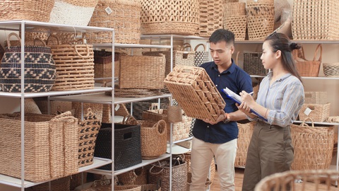 Doanh nhân Việt đổ bộ Amazon - Ảnh 1. Doanh nhân Việt đổ bộ Amazon - Ảnh 1.