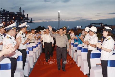 Thủ tướng dự lễ phát lệnh ra quân sản xuất đầu năm tại cảng Tân Cảng - Cát Lái - Ảnh 1. Thủ tướng dự lễ phát lệnh ra quân sản xuất đầu năm tại cảng Tân Cảng - Cát Lái - Ảnh 1.