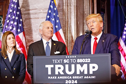 Thách thức bủa vây ông Trump - Ảnh 1. Thách thức bủa vây ông Trump - Ảnh 1.