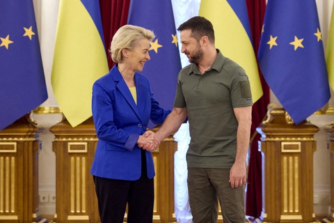 Ukraine mong nhận hỗ trợ tài chính, quân sự từ EU ngay tháng 1-2023 - Ảnh 1. Ukraine mong nhận hỗ trợ tài chính, quân sự từ EU ngay tháng 1-2023 - Ảnh 1.