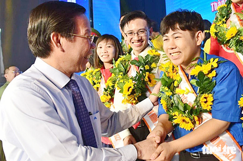 Đối thoại tuổi đôi mươi: Để áp lực trở thành động lực - Ảnh 1. Đối thoại tuổi đôi mươi: Để áp lực trở thành động lực - Ảnh 1.