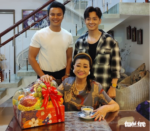 Mai Vàng tri ân tôn vinh nghệ sĩ Kim Cương và Lệ Thủy - Ảnh 2. Mai Vàng tri ân tôn vinh nghệ sĩ Kim Cương và Lệ Thủy - Ảnh 2.