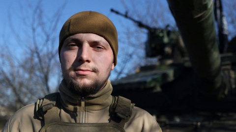 Ukraine dùng xe tăng thời Liên Xô trong lúc chờ xe tăng NATO - Ảnh 1. Ukraine dùng xe tăng thời Liên Xô trong lúc chờ xe tăng NATO - Ảnh 1.
