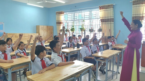 Trường tiểu học Trần Quốc Toản khánh thành ngay ngày đầu tiên học sinh đi học lại - Ảnh 3. Trường tiểu học Trần Quốc Toản khánh thành ngay ngày đầu tiên học sinh đi học lại - Ảnh 3.