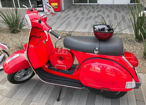 Độ xe Vespa kéo theo ‘nhà’ làm từ… xốp - Ảnh 11. Độ xe Vespa kéo theo ‘nhà’ làm từ… xốp - Ảnh 11.
