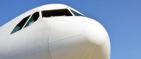Vì sao hầu hết máy bay chở khách sơn màu trắng? - Ảnh 1. Vì sao hầu hết máy bay chở khách sơn màu trắng? - Ảnh 1.