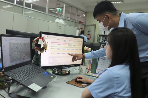 Cấp nước TP.HCM: Dân ngồi nhà cũng được phục vụ - Ảnh 1. Cấp nước TP.HCM: Dân ngồi nhà cũng được phục vụ - Ảnh 1.