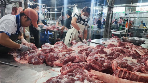 Giá rau củ, thủy hải sản nhảy múa sau Tết - Ảnh 6. Giá rau củ, thủy hải sản nhảy múa sau Tết - Ảnh 6.