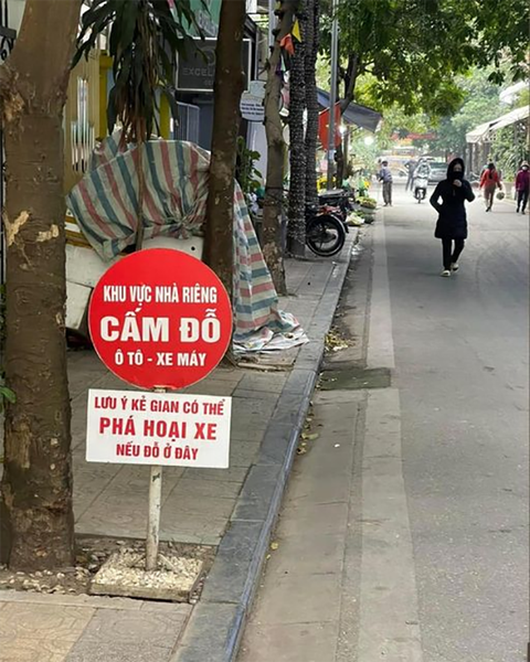 Ảnh vui 31-1: Gia chủ tốt bụng cảnh báo kẻ gian phá hoại xe - Ảnh 1. Ảnh vui 31-1: Gia chủ tốt bụng cảnh báo kẻ gian phá hoại xe - Ảnh 1.