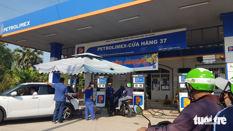 Chiết khấu hoa hồng còn thấp, nguy cơ tái diễn hết xăng - Ảnh 1. Chiết khấu hoa hồng còn thấp, nguy cơ tái diễn hết xăng - Ảnh 1.