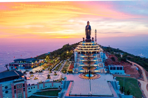 Tây Ninh: Doanh thu du lịch dịp Tết tăng ấn tượng - Ảnh 1. Tây Ninh: Doanh thu du lịch dịp Tết tăng ấn tượng - Ảnh 1.