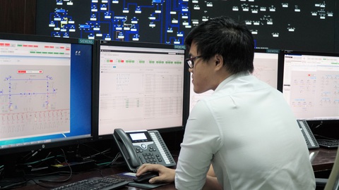 Điện lực miền Nam: Dòng điện “chạy” an toàn, đầy đủ trong dịp Tết Nguyên đán - Ảnh 5. Điện lực miền Nam: Dòng điện “chạy” an toàn, đầy đủ trong dịp Tết Nguyên đán - Ảnh 5.