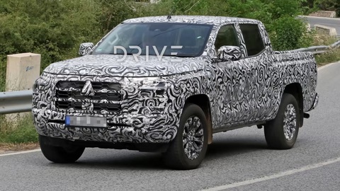 Mitsubishi Pajero Sport thế hệ mới rục rịch ra mắt: Dài, rộng và táo bạo hơn - Ảnh 2. Mitsubishi Pajero Sport thế hệ mới rục rịch ra mắt: Dài, rộng và táo bạo hơn - Ảnh 2.