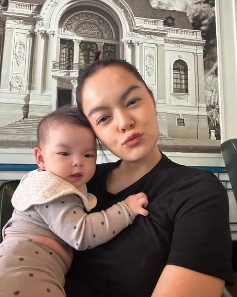 Ảnh vui sao Việt 31-1: Jennifer Phạm khoái chí khi được con bồng bế - Ảnh 8. Ảnh vui sao Việt 31-1: Jennifer Phạm khoái chí khi được con bồng bế - Ảnh 8.