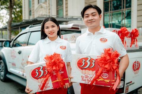 Bia 333 trao gửi quà Tết - Ảnh 1. Bia 333 trao gửi quà Tết - Ảnh 1.