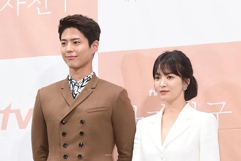 Song Joong Ki khổ vì hứa trọn đời, Song Hye Kyo khổ vì thị phi ngoại tình - Ảnh 4. Song Joong Ki khổ vì hứa trọn đời, Song Hye Kyo khổ vì thị phi ngoại tình - Ảnh 4.