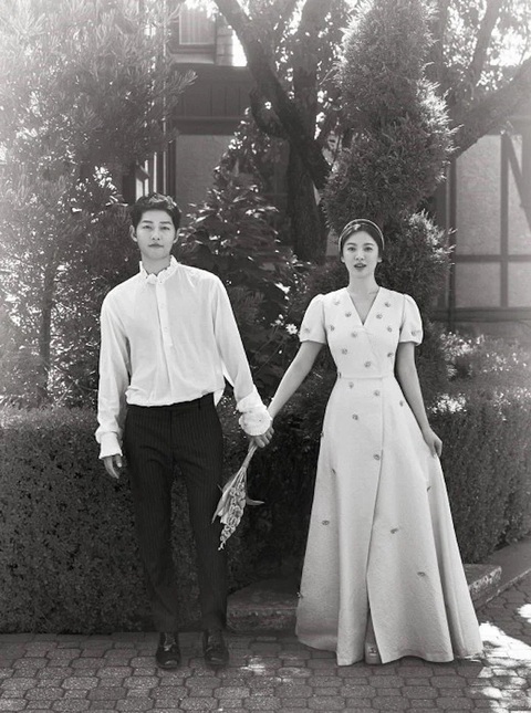 Song Joong Ki khổ vì hứa trọn đời, Song Hye Kyo khổ vì thị phi ngoại tình - Ảnh 1. Song Joong Ki khổ vì hứa trọn đời, Song Hye Kyo khổ vì thị phi ngoại tình - Ảnh 1.