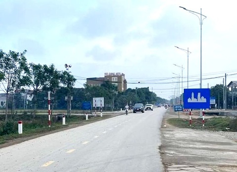 Đoạn đường nơi xảy ra vụ tai nạn - Ảnh: H.A. Đoạn đường nơi xảy ra vụ tai nạn - Ảnh: H.A.
