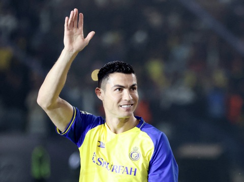 25.000 CĐV Al Nassr xem Ronaldo ra mắt - Ảnh 5. 25.000 CĐV Al Nassr xem Ronaldo ra mắt - Ảnh 5.
