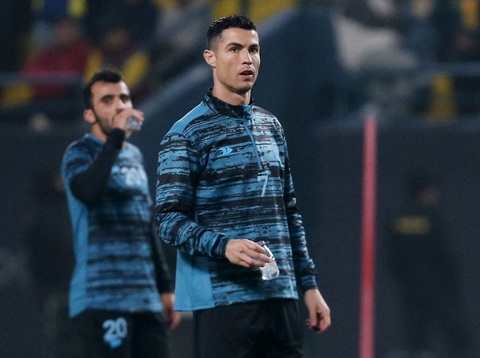 25.000 CĐV Al Nassr xem Ronaldo ra mắt - Ảnh 8. 25.000 CĐV Al Nassr xem Ronaldo ra mắt - Ảnh 8.