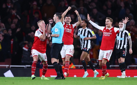 Newcastle khiến Arsenal đứt mạch thắng liên tiếp - Ảnh 2. Newcastle khiến Arsenal đứt mạch thắng liên tiếp - Ảnh 2.