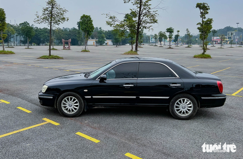 Hyundai XG 300 - Xe nguyên thủ gần 20 năm tuổi trang bị đủ nhớ ghế, cửa sổ trời - Ảnh 4. Hyundai XG 300 - Xe nguyên thủ gần 20 năm tuổi trang bị đủ nhớ ghế, cửa sổ trời - Ảnh 4.