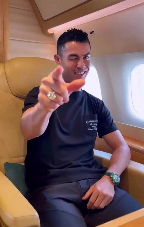 Chuyên cơ đỉnh cao đưa Cristiano Ronaldo lên đường sang Trung Đông - Ảnh 1. Chuyên cơ đỉnh cao đưa Cristiano Ronaldo lên đường sang Trung Đông - Ảnh 1.