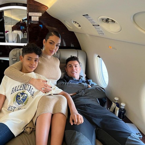 Chuyên cơ đỉnh cao đưa Cristiano Ronaldo lên đường sang Trung Đông - Ảnh 5. Chuyên cơ đỉnh cao đưa Cristiano Ronaldo lên đường sang Trung Đông - Ảnh 5.